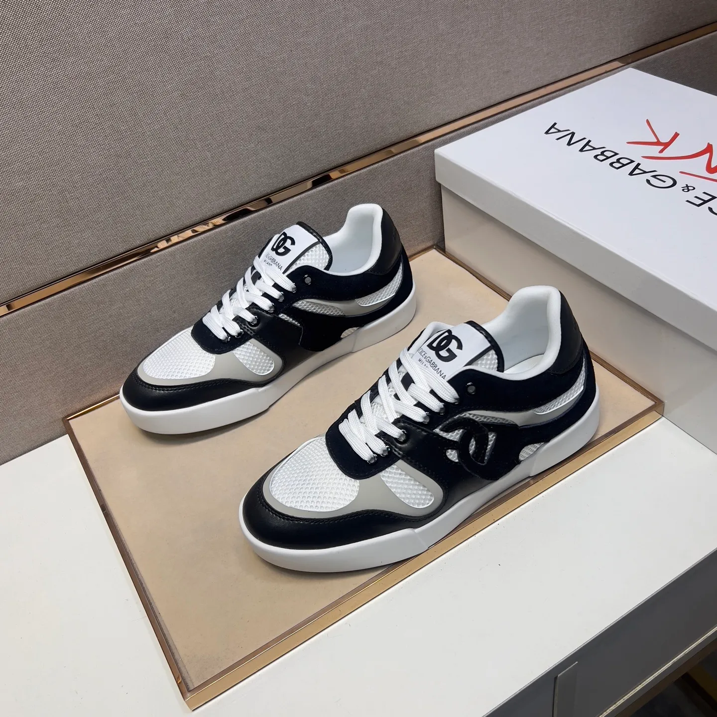 ⬛️Men's men's shoes💰p440【DG～】couple casual shoes 2025z cabinet sales simultaneously 🔶Size: 35-44#️⃣ 🔷2 colors🔜The upper is made of multi-material splicing➕Mesh lining, comfortable and breathable, sole: original comfortable and wear-resistant outsole, ⚠️real thing📱photographed🎬real thing is better📢📢📢
